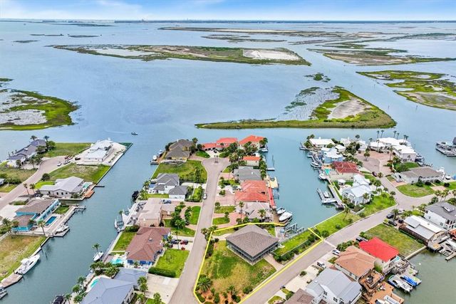 488 Margo Lane, Port Aransas, TX 78373