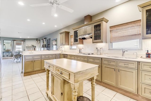 488 Margo Lane, Port Aransas, TX 78373