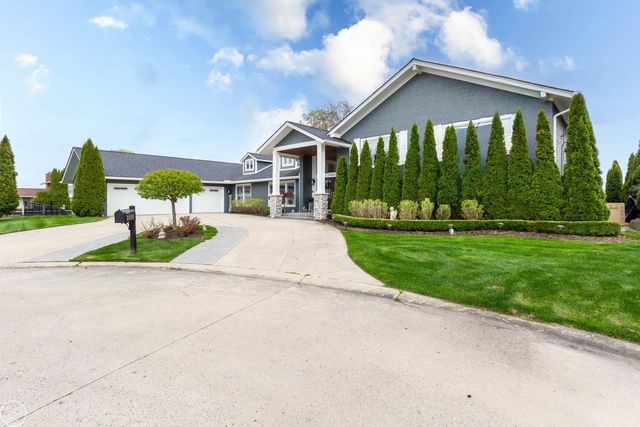 29303 S Seaway Court, Harrison Twp, MI 48045