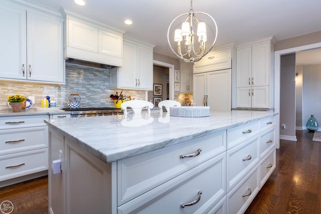 29303 S Seaway Court, Harrison Twp, MI 48045