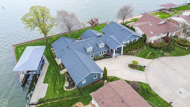 29303 S Seaway Court, Harrison Twp, MI 48045