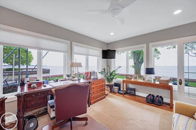 29303 S Seaway Court, Harrison Twp, MI 48045
