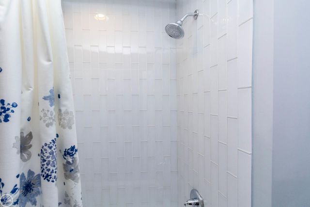 29303 S Seaway Court, Harrison Twp, MI 48045