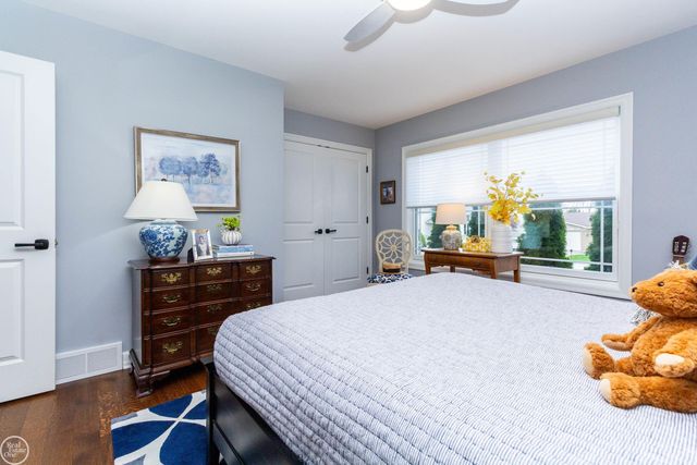 29303 S Seaway Court, Harrison Twp, MI 48045