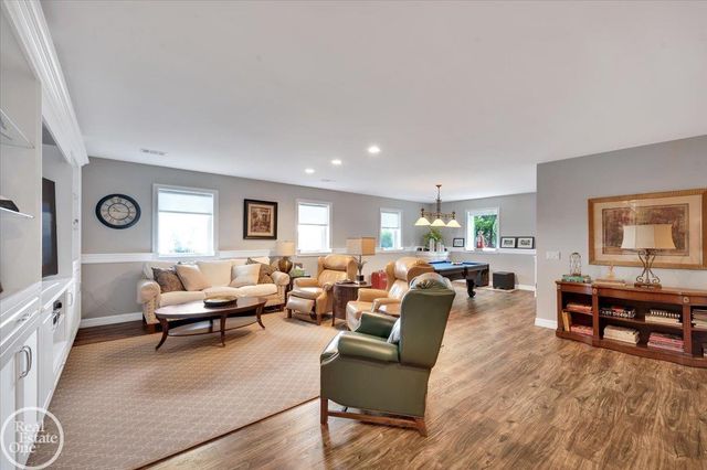 29303 S Seaway Court, Harrison Twp, MI 48045