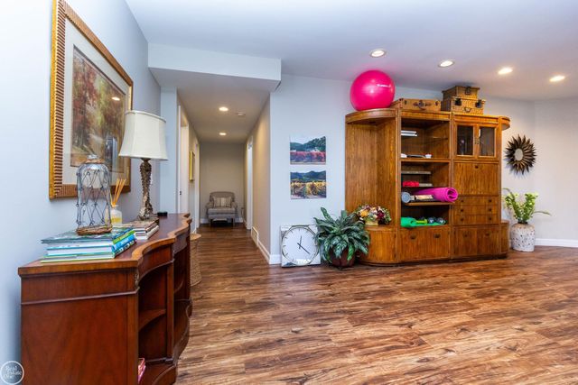 29303 S Seaway Court, Harrison Twp, MI 48045
