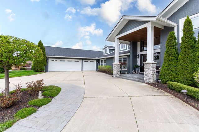 29303 S Seaway Court, Harrison Twp, MI 48045