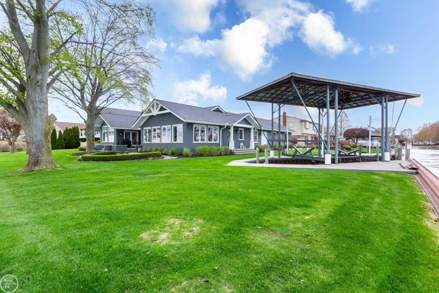 29303 S Seaway Court, Harrison Twp, MI 48045