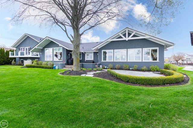 29303 S Seaway Court, Harrison Twp, MI 48045