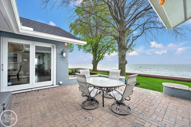 29303 S Seaway Court, Harrison Twp, MI 48045
