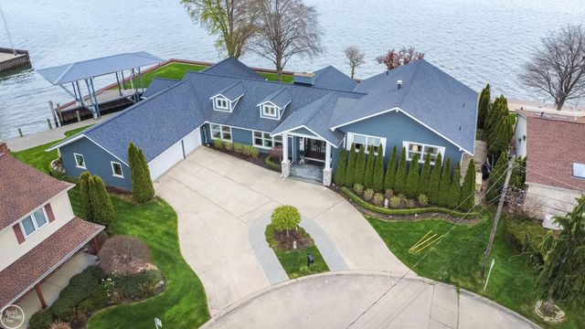 29303 S Seaway Court, Harrison Twp, MI 48045