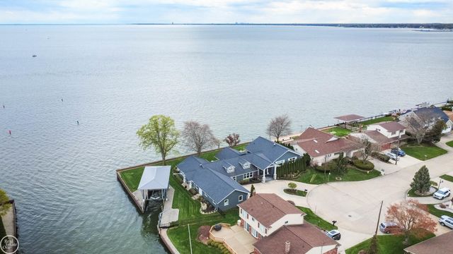 29303 S Seaway Court, Harrison Twp, MI 48045