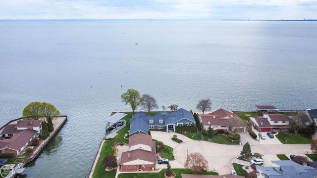 29303 S Seaway Court, Harrison Twp, MI 48045