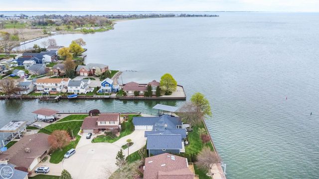 29303 S Seaway Court, Harrison Twp, MI 48045