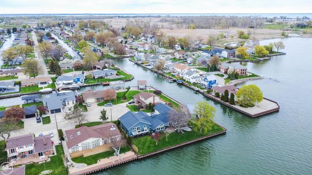 29303 S Seaway Court, Harrison Twp, MI 48045