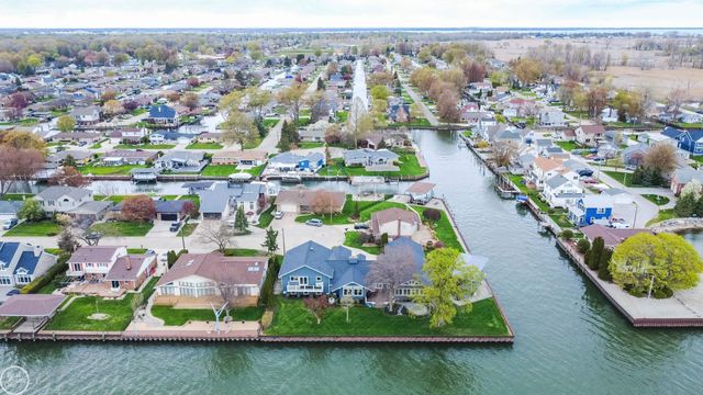 29303 S Seaway Court, Harrison Twp, MI 48045