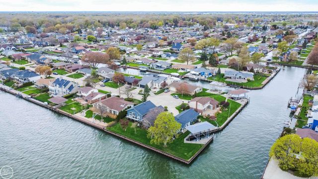 29303 S Seaway Court, Harrison Twp, MI 48045