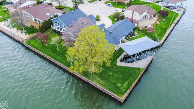 29303 S Seaway Court, Harrison Twp, MI 48045
