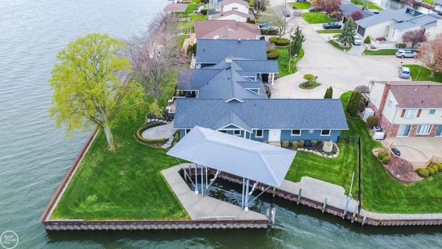 29303 S Seaway Court, Harrison Twp, MI 48045