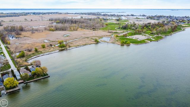 29303 S Seaway Court, Harrison Twp, MI 48045