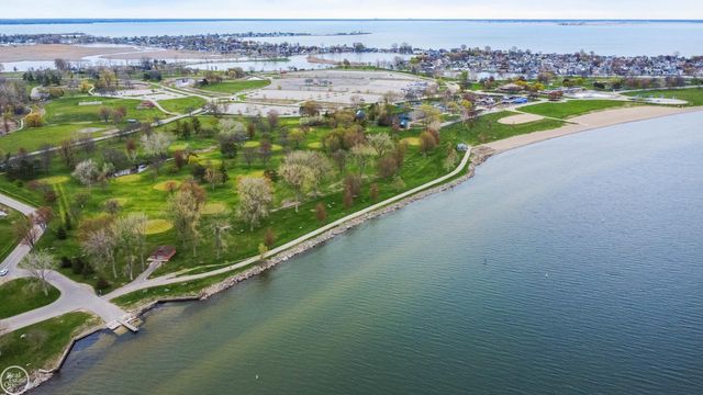 29303 S Seaway Court, Harrison Twp, MI 48045