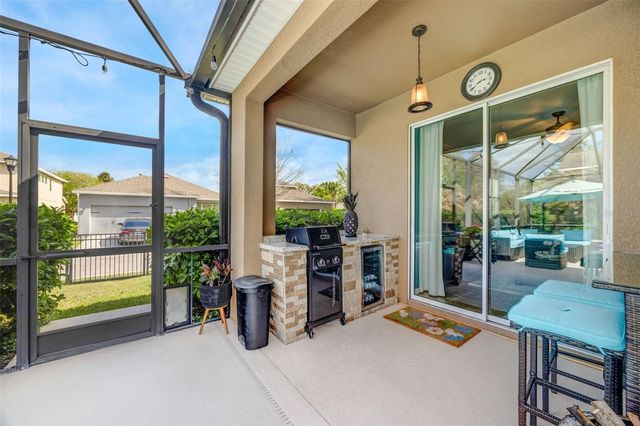 5323 CROSSCOURT VIEW DRIVE, Lithia, FL 33547