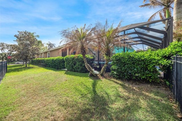 5323 CROSSCOURT VIEW DRIVE, Lithia, FL 33547