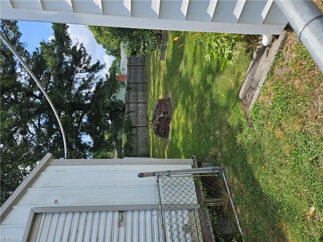 581 Lavender LN, Virginia Beach, VA 23462