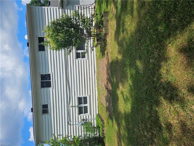 581 Lavender LN, Virginia Beach, VA 23462