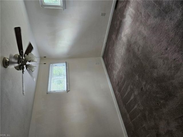 581 Lavender LN, Virginia Beach, VA 23462