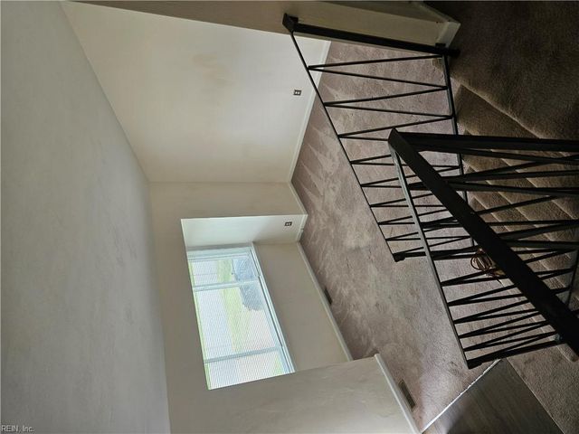 581 Lavender LN, Virginia Beach, VA 23462