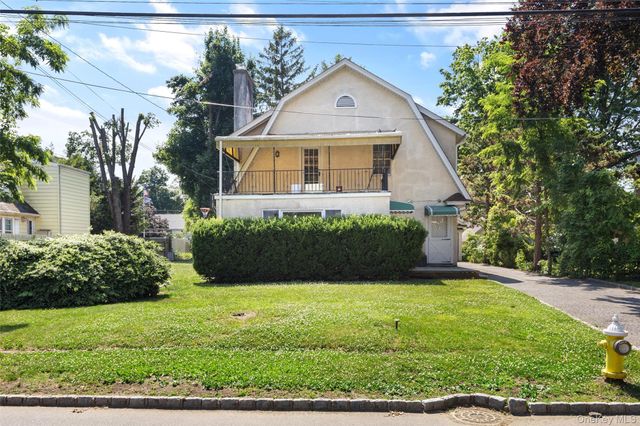 20 Spruce Street, Great Neck, NY 11021