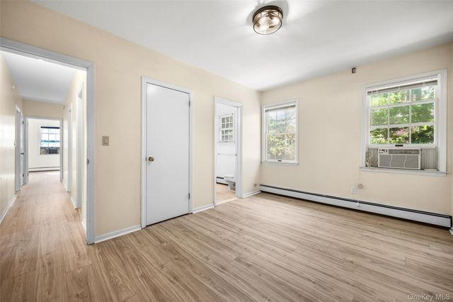 20 Spruce Street, Great Neck, NY 11021