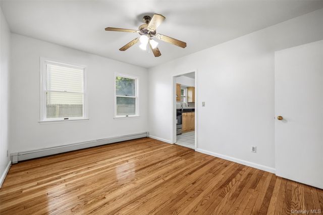20 Spruce Street, Great Neck, NY 11021