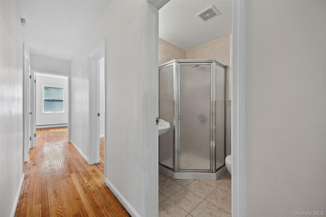 20 Spruce Street, Great Neck, NY 11021