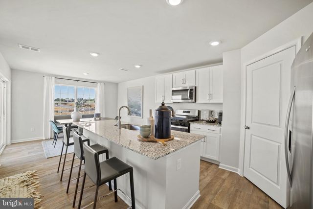 136 WAPPINGER TER, Winchester, VA 22602