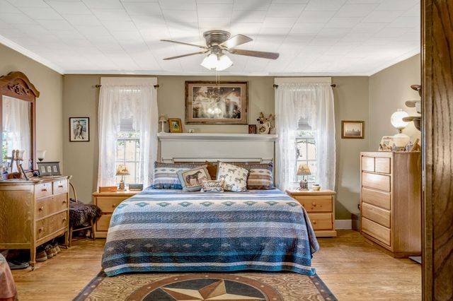 705 Spanish Grove Rd, Buena Vista, TN 38318