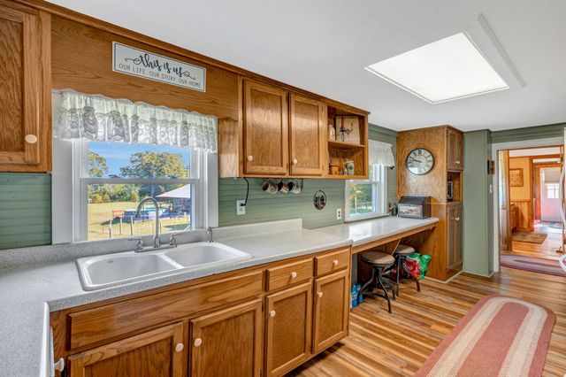 705 Spanish Grove Rd, Buena Vista, TN 38318