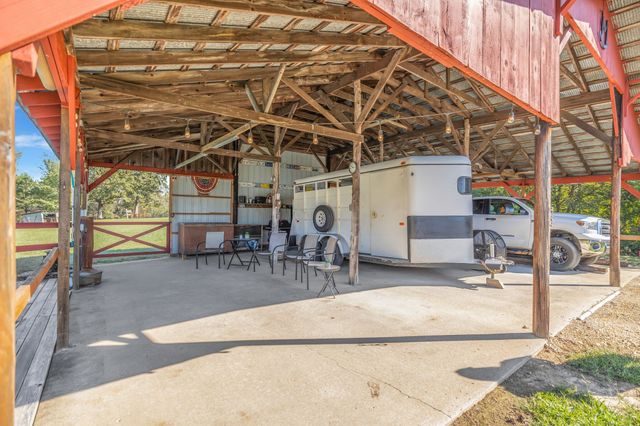 705 Spanish Grove Rd, Buena Vista, TN 38318
