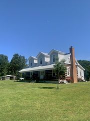 705 Spanish Grove Rd, Buena Vista, TN 38318