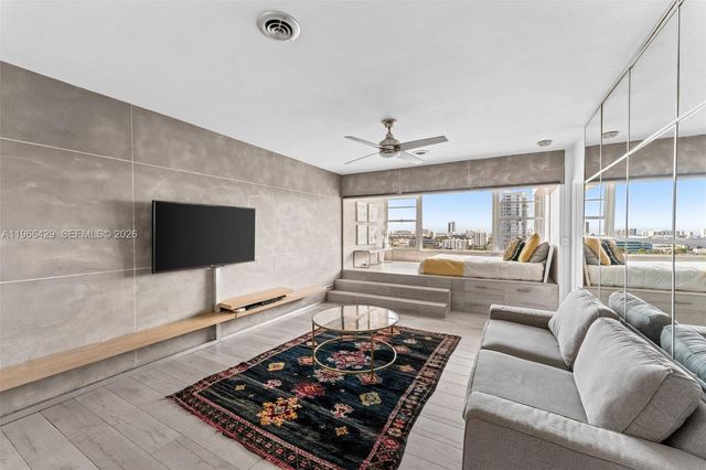 3 Island Ave A, Miami Beach, FL 33139