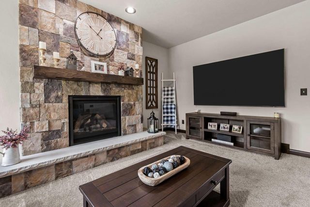 5770 W Natures LANE, Appleton, WI 54914