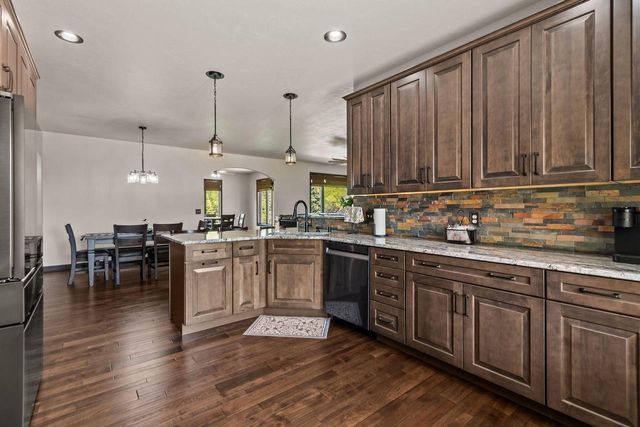 5770 W Natures LANE, Appleton, WI 54914