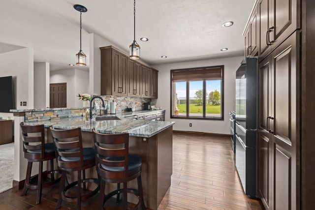 5770 W Natures LANE, Appleton, WI 54914