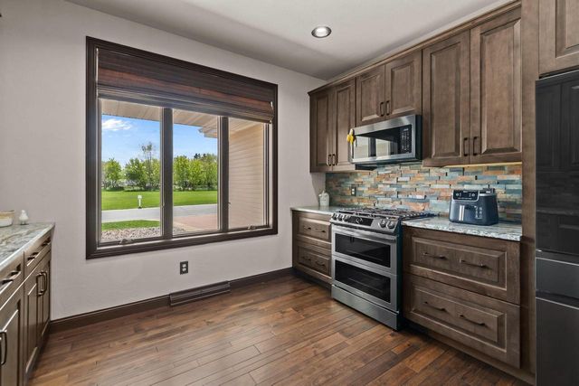 5770 W Natures LANE, Appleton, WI 54914