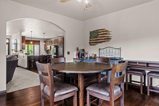 5770 W Natures LANE, Appleton, WI 54914