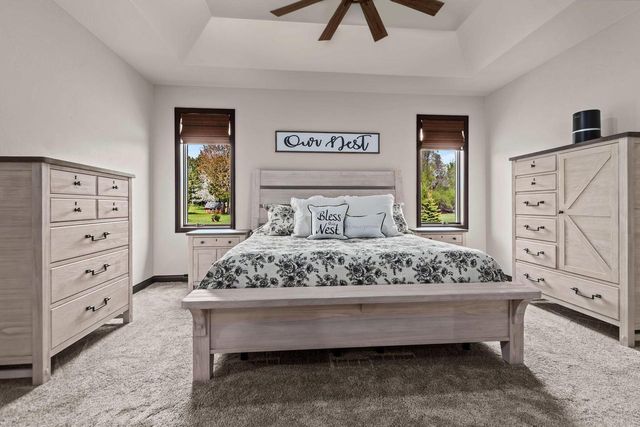 5770 W Natures LANE, Appleton, WI 54914