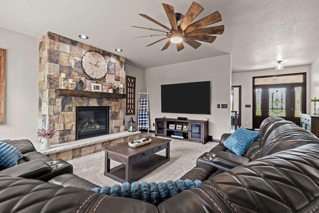 5770 W Natures LANE, Appleton, WI 54914