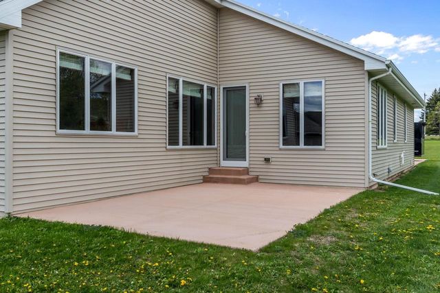 5770 W Natures LANE, Appleton, WI 54914