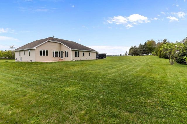 5770 W Natures LANE, Appleton, WI 54914